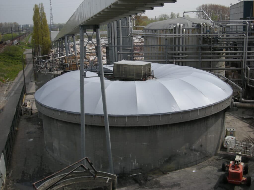 Odor control covers - tank cover for odor containment purposes
