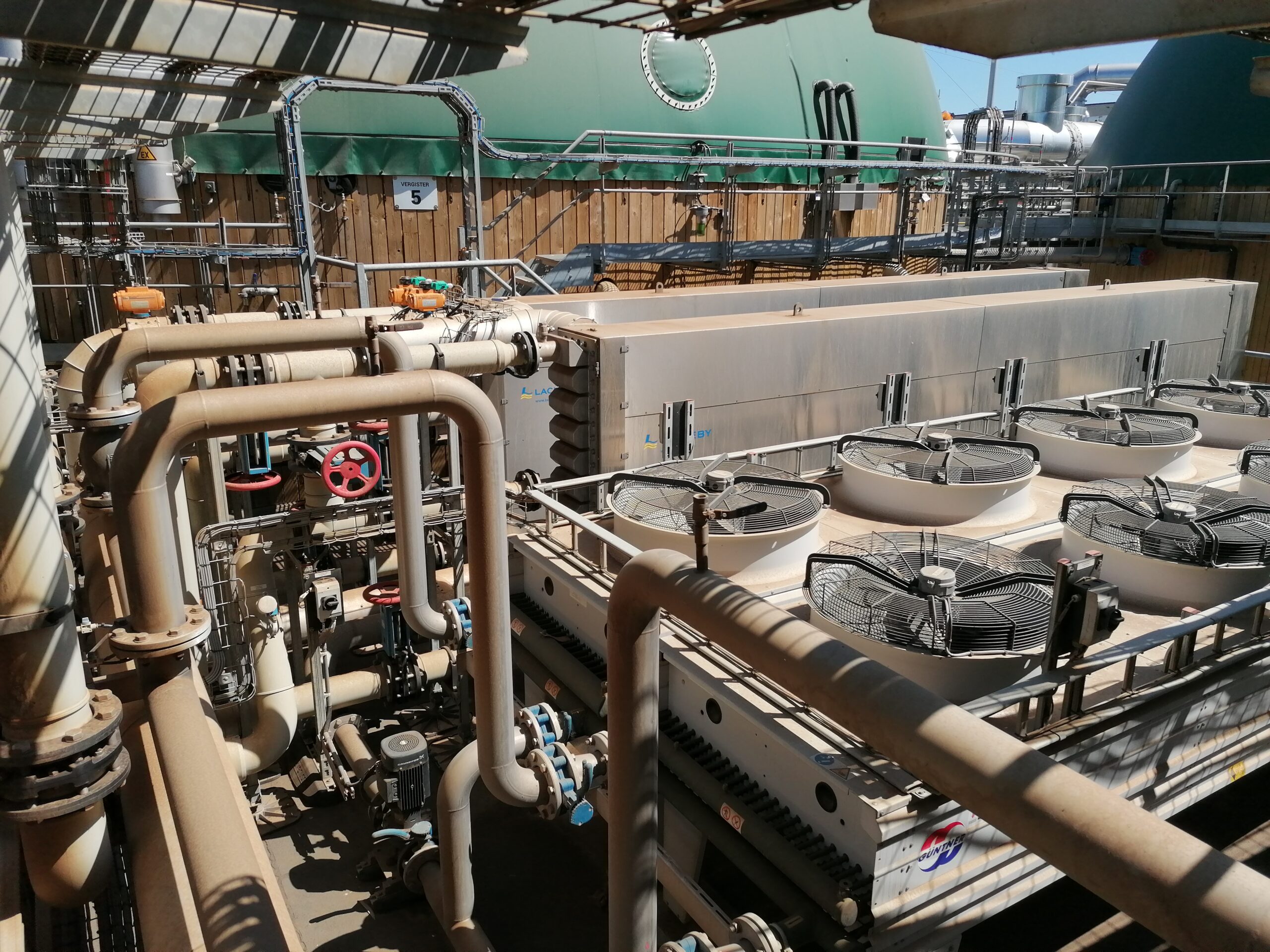 Warmtewisselaar voor energie hergebruik uit slib in biogascentrale